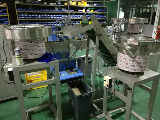 灌裝旋蓋一體機